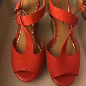 Antonio Melani wedges